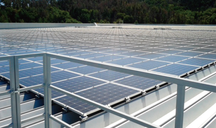 富士山工場の太陽光パネル