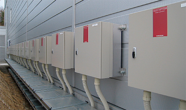 富士山工場の太陽光発電用パワーコンディショナ